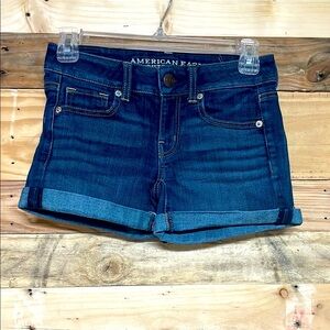 American Eagle Outfitters size 0 Super Stretch Dark Wash Low-rise Denim Shorts